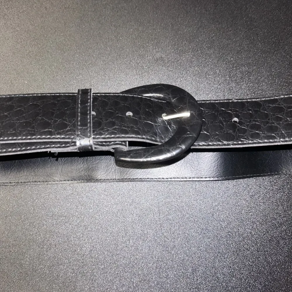Black textured Faux Leather Silver-Tone Hardware Belt Women's Size 10